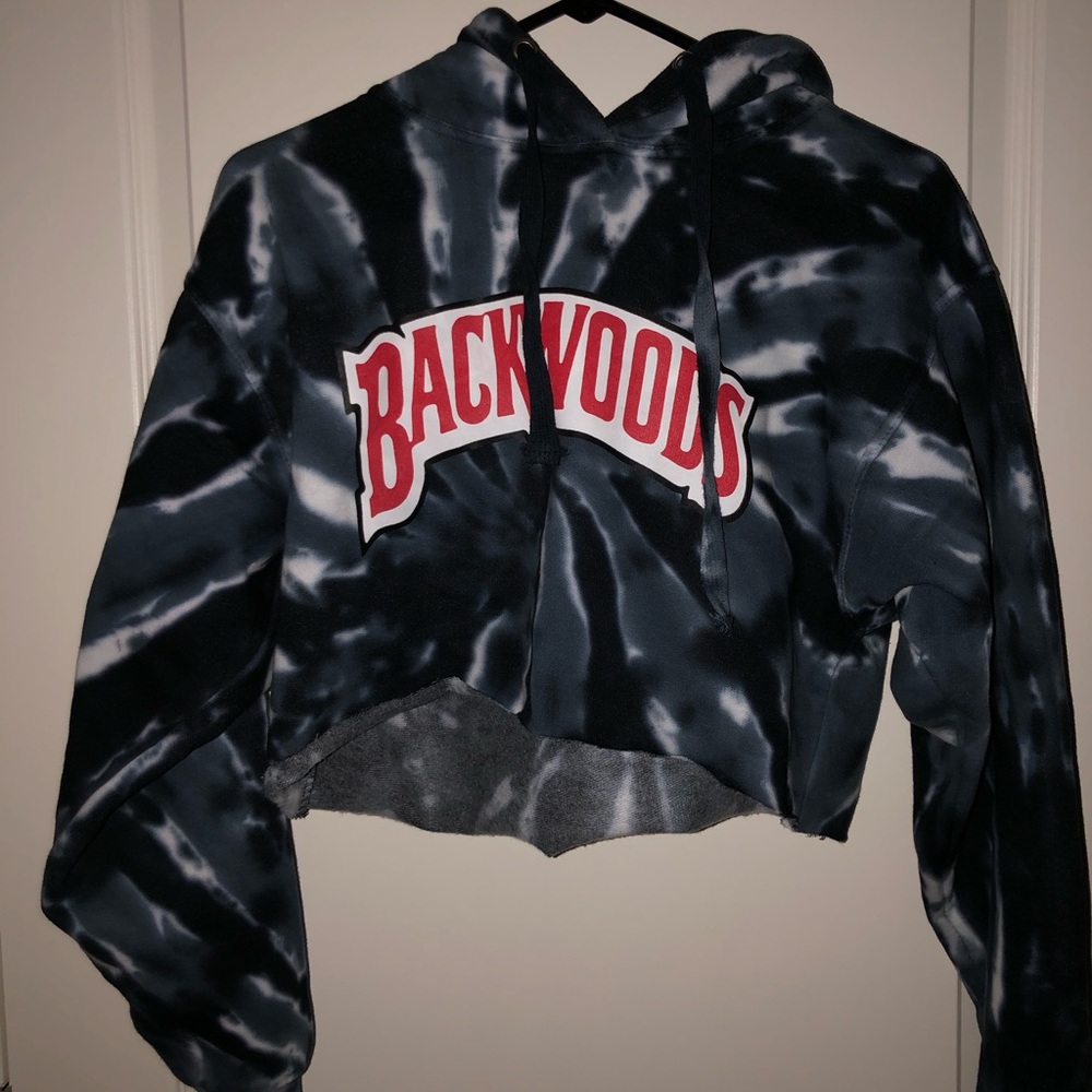 cropped backwoods logo hoodie